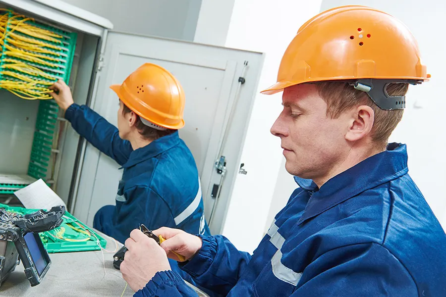 fibre-optic-installation
